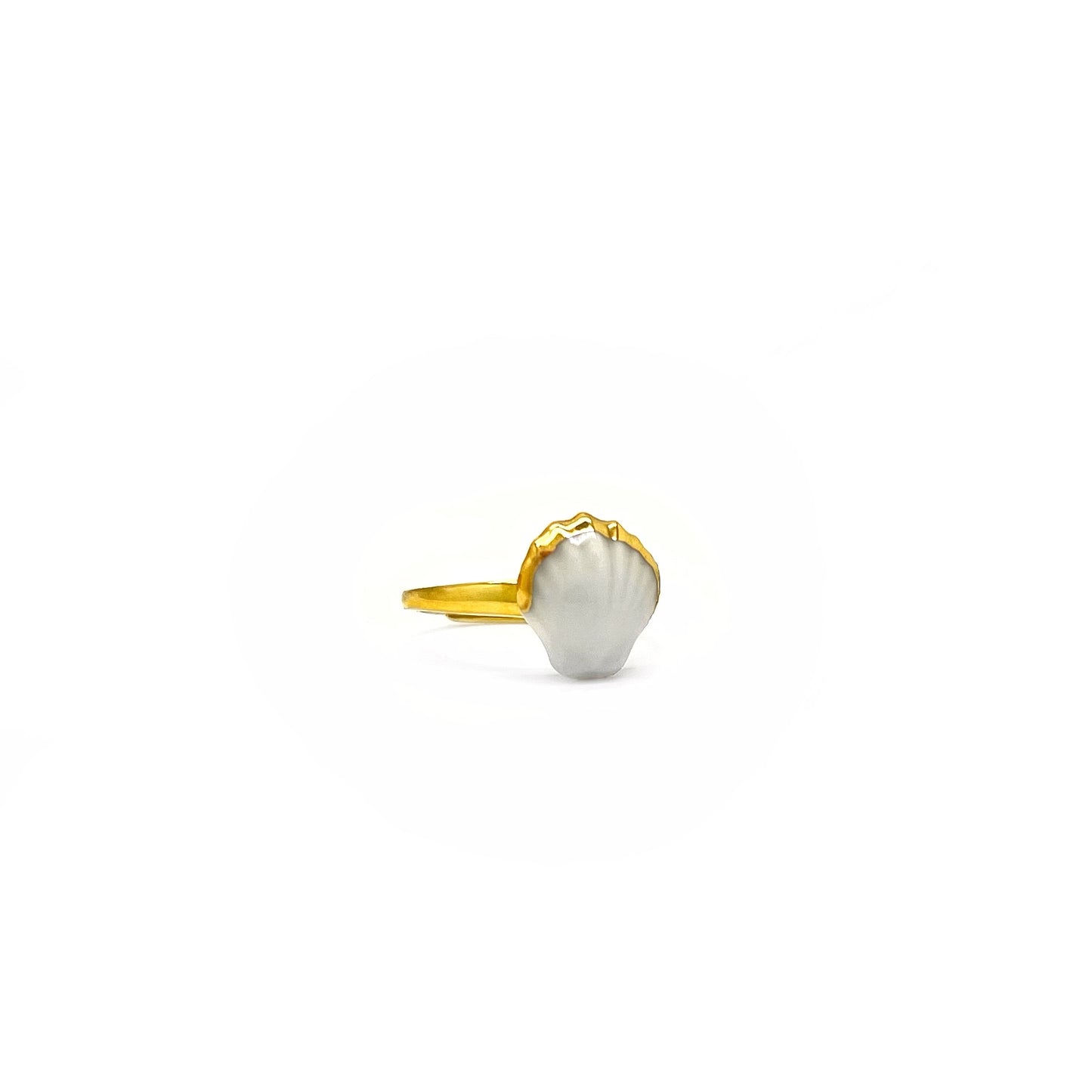 Anello conchiglia bianco e oro