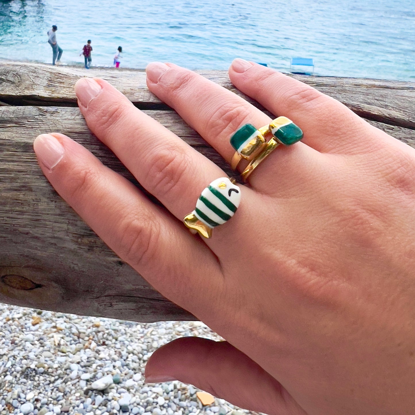 Anillo mini Mattonella verde bosque y oro