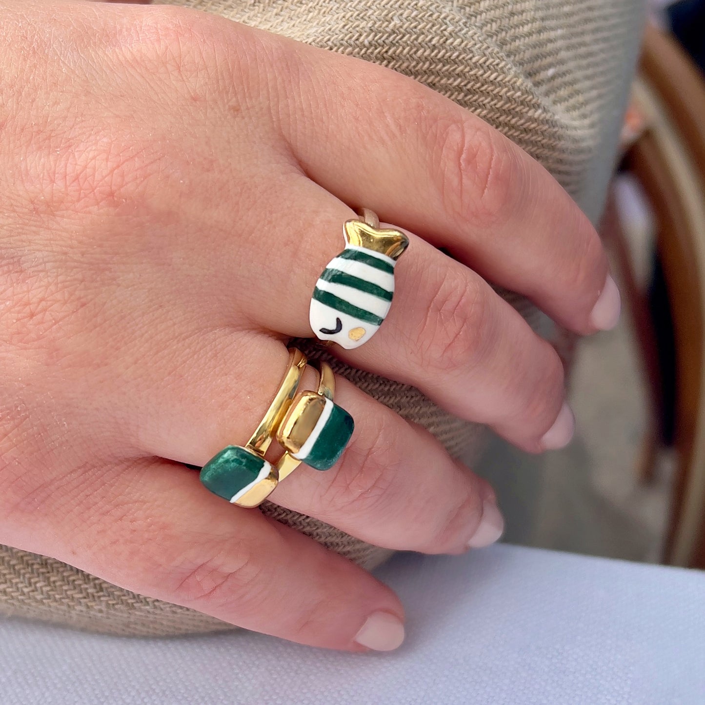 Anillo mini Mattonella verde bosque y oro