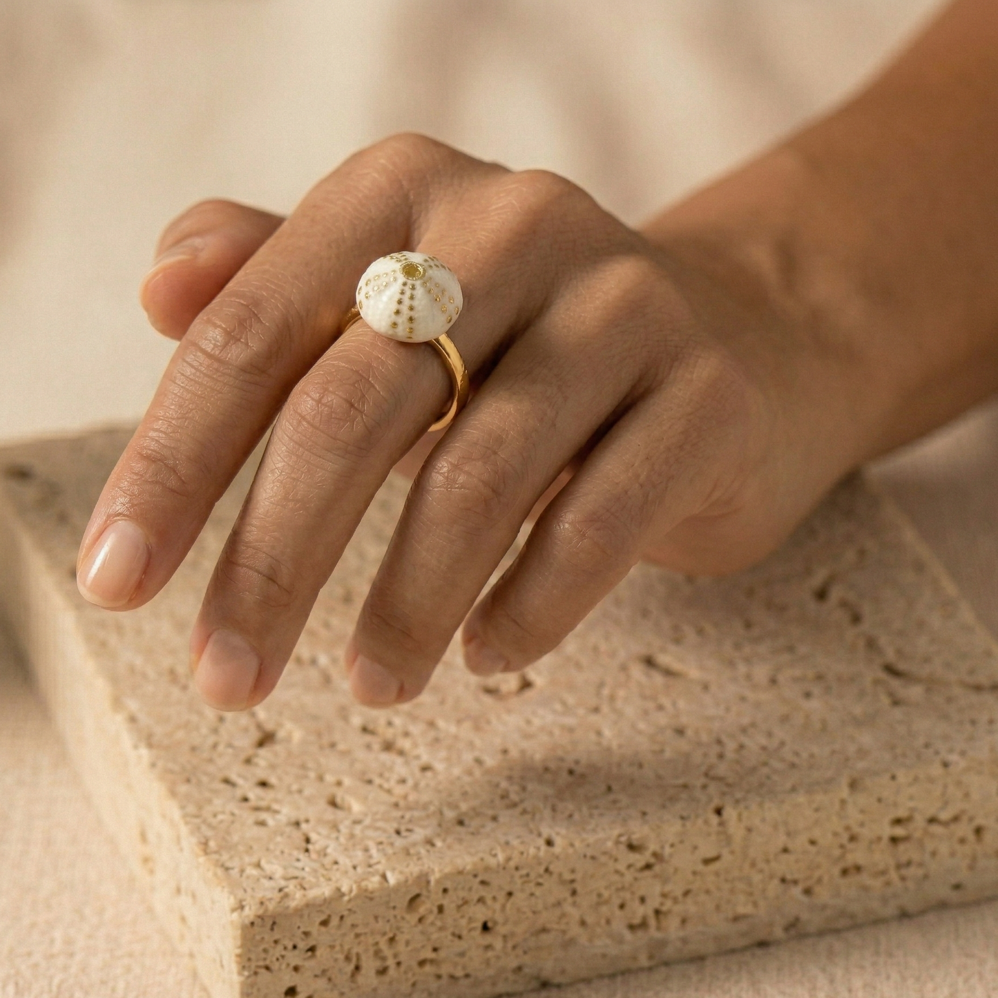 Anello riccio bianco e oro
