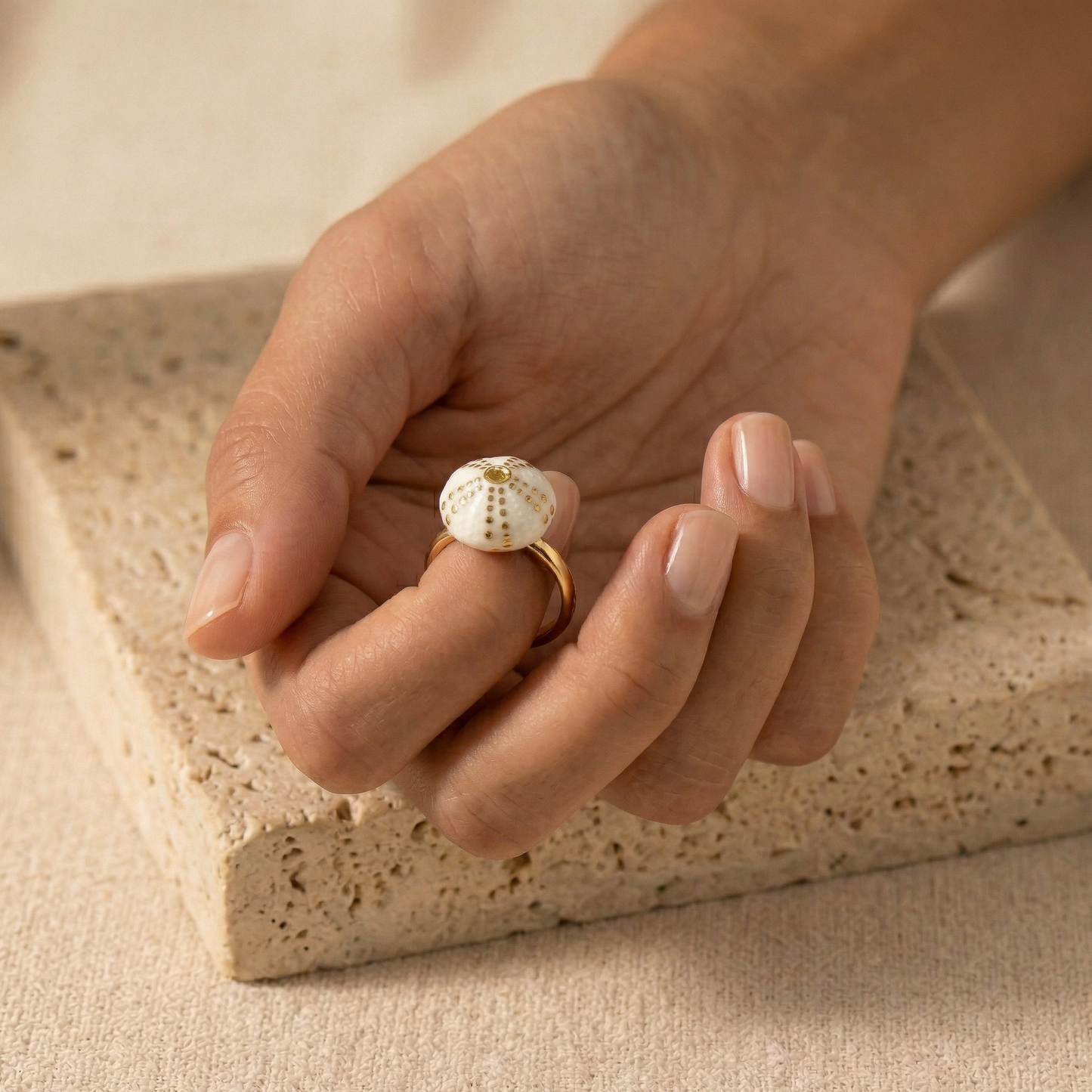Anello riccio bianco e oro