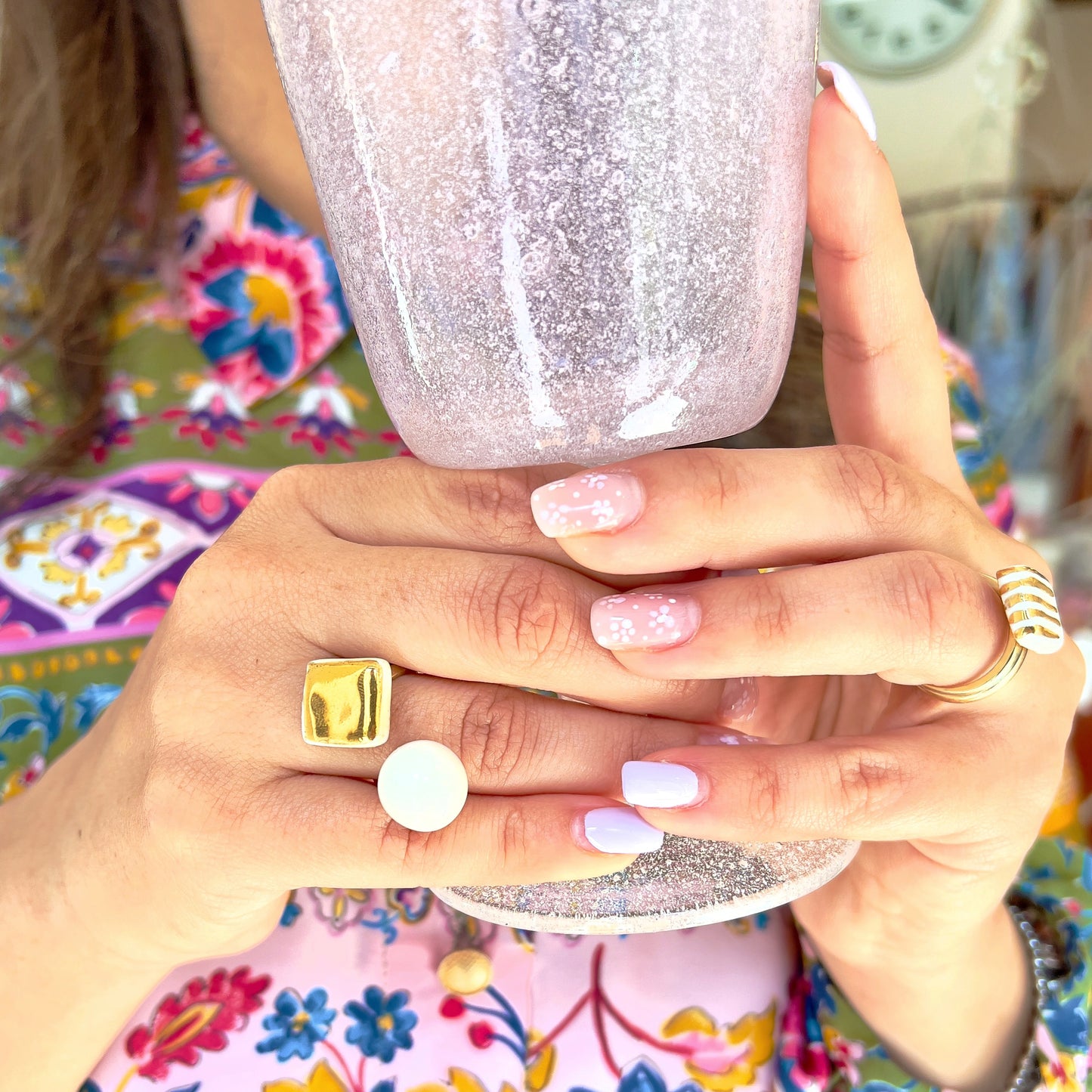 White sphere ring and gold tile