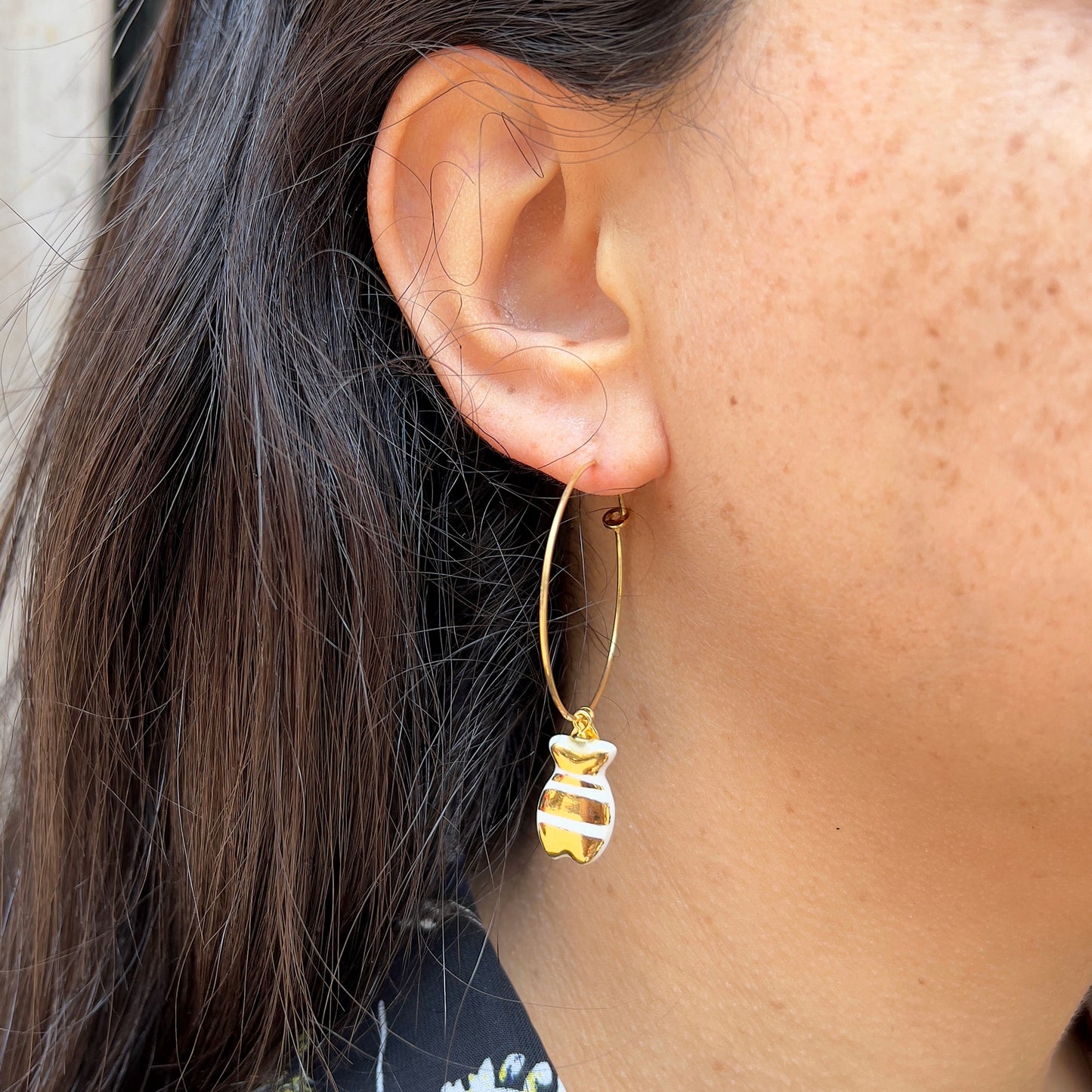 Little fish hoop earrings with gold lines