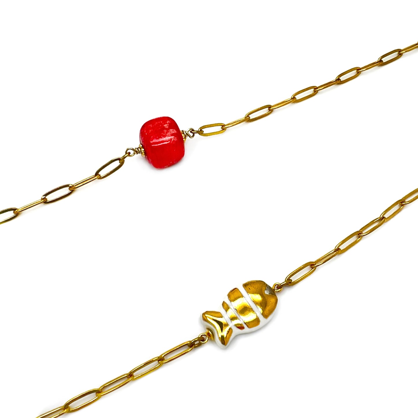 Glasses chain with gold majolica and blue cube