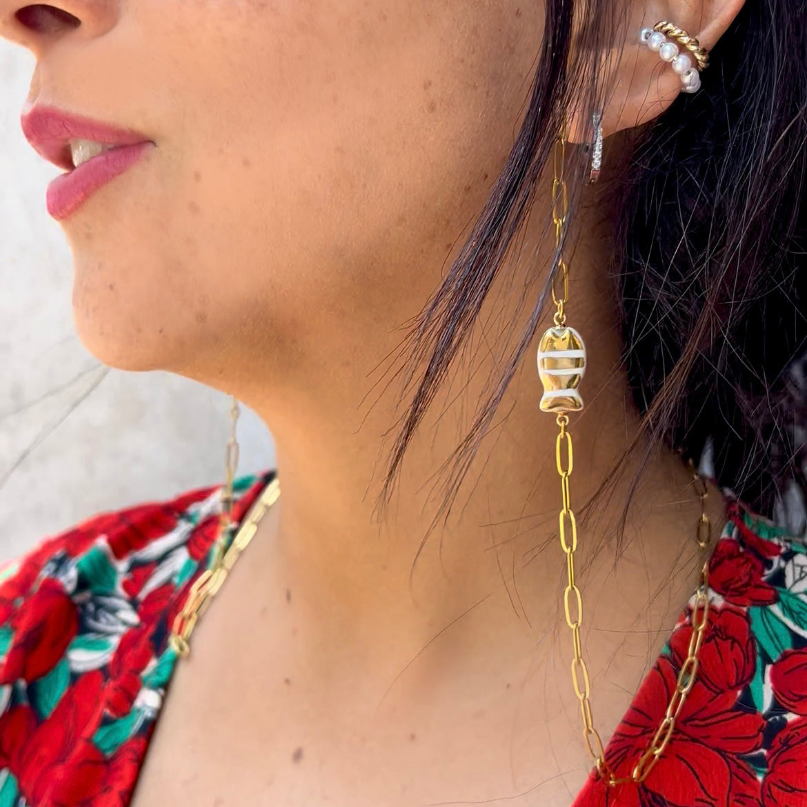 Glasses chain with gold majolica and blue cube