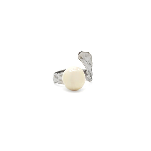 White sphere ring and gold tile
