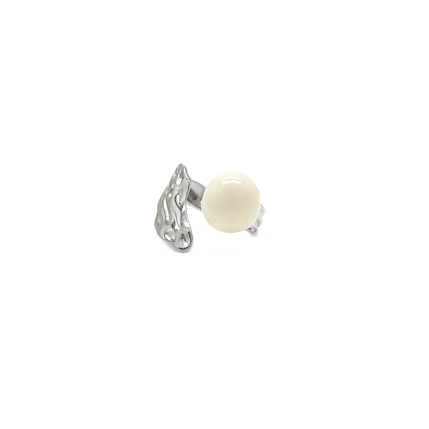 White sphere ring and gold tile