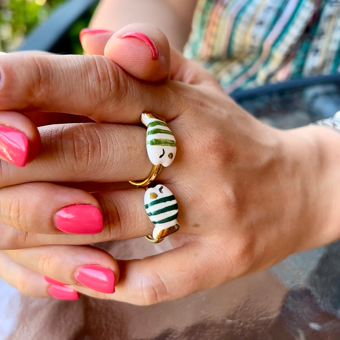 Emerald green and gold Pesciolino ring