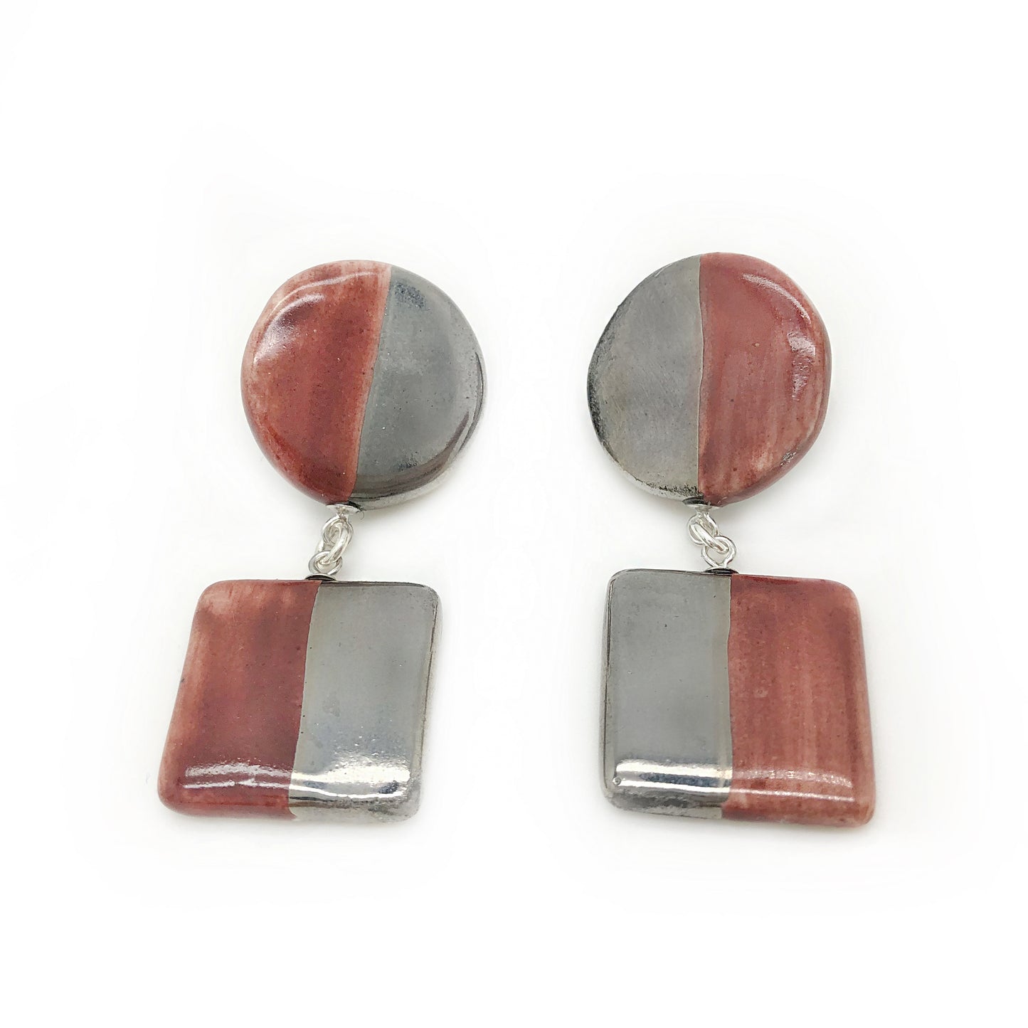 Earrings in platinum and marsala
