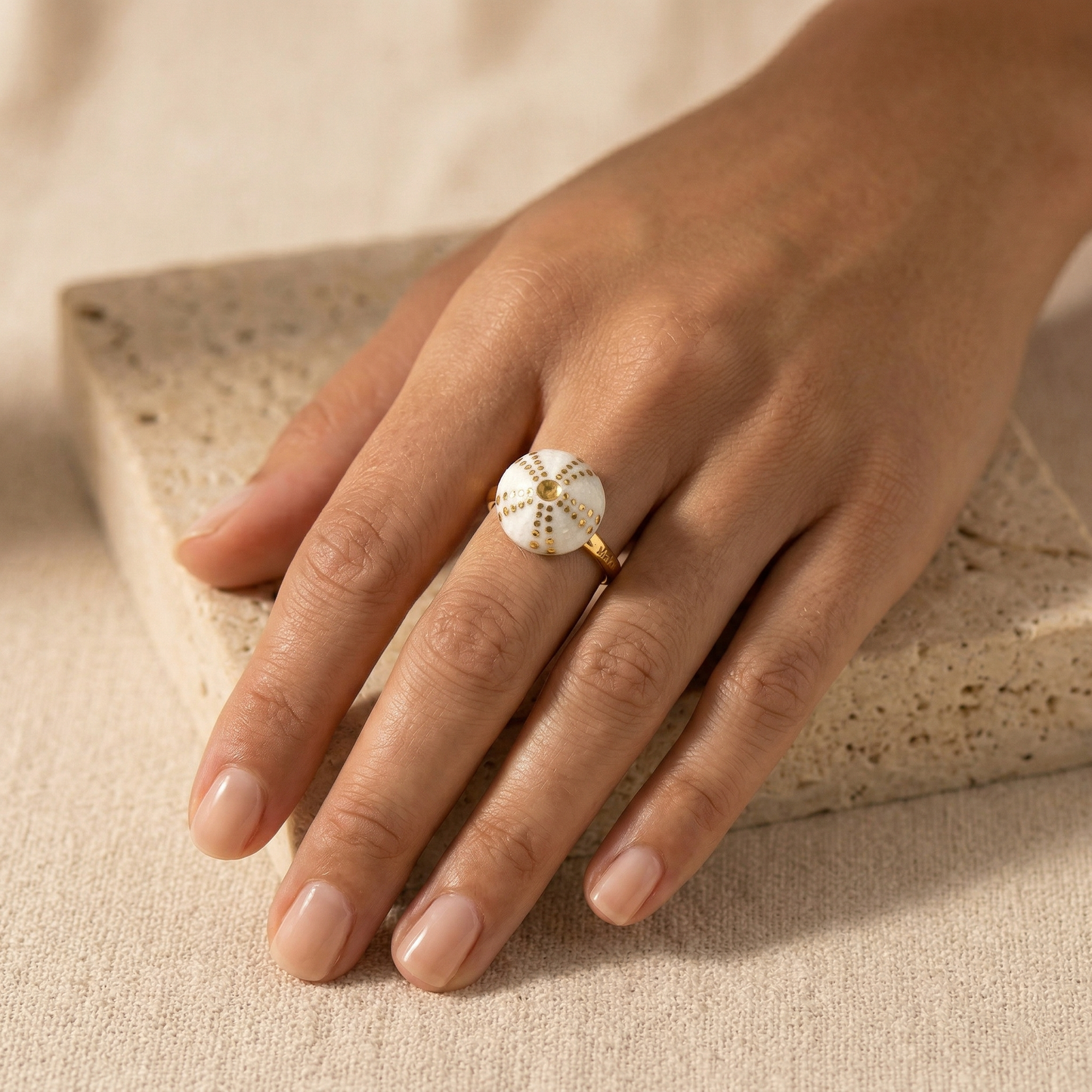 Anello riccio bianco e oro